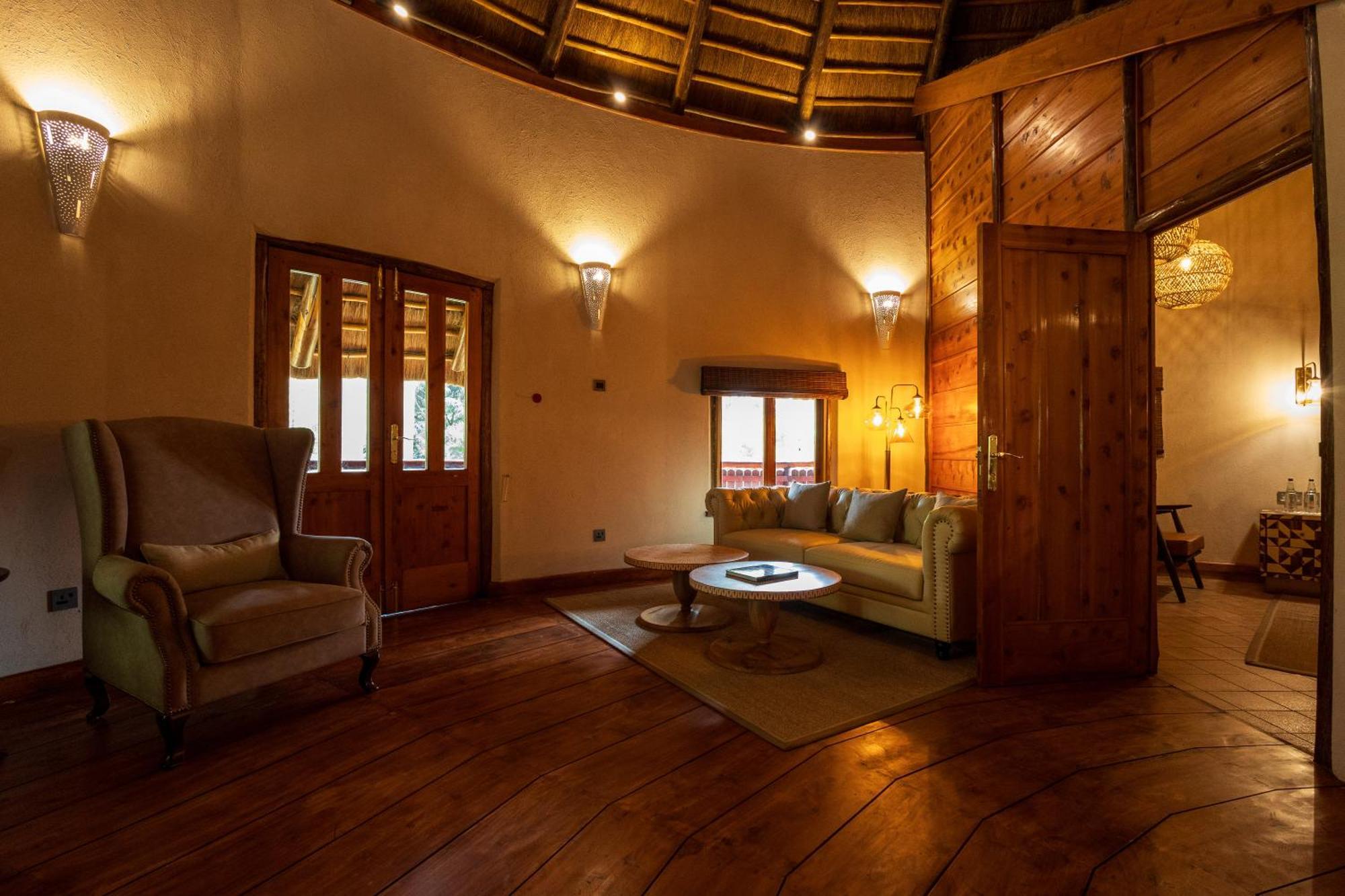 Speke Resort And Conference Center Kampala Exteriör bild