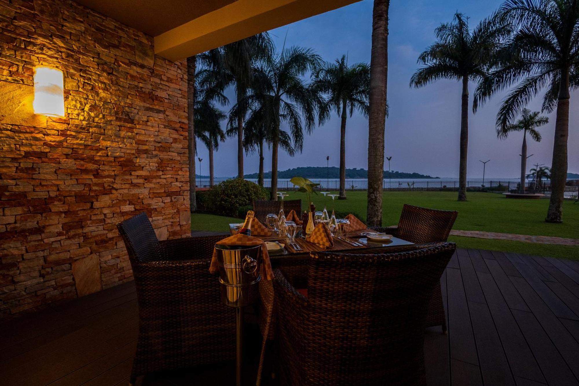 Speke Resort And Conference Center Kampala Exteriör bild